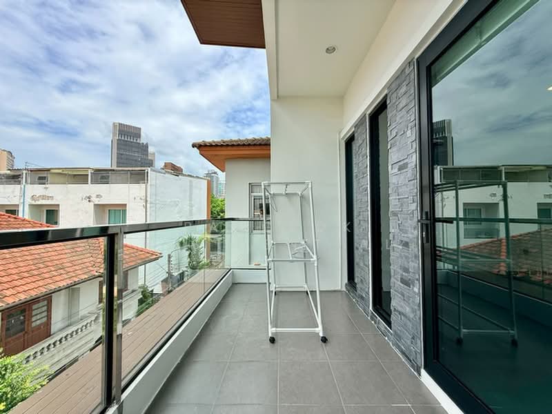 Detached House, Bangkok, Sukhumvit 65, Khlong Tan Nua, Watthana, Bangkok, 4 Bedrooms, 330 sqm, Single Detached House For Rent, by Bangkok Residential, 11363746 - DDproperty.com