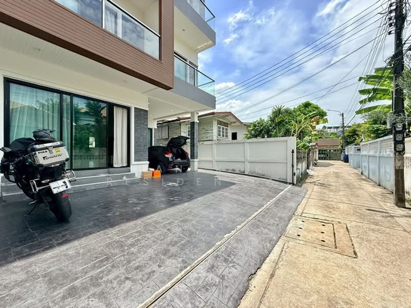 Detached House, Bangkok, Sukhumvit 65, Khlong Tan Nua, Watthana, Bangkok, 4 Bedrooms, 330 sqm, Single Detached House For Rent, by Bangkok Residential, 11363746 - DDproperty.com