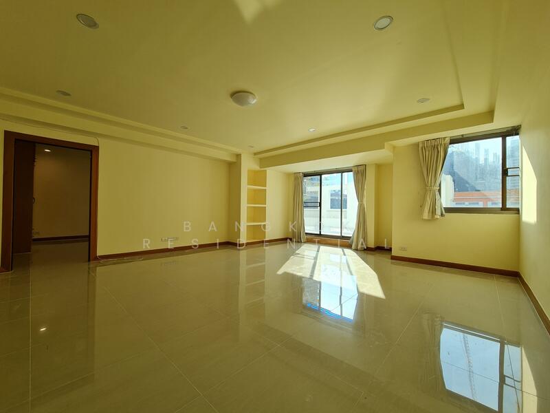 Royal Castle Sukhumvit, Bangkok, 30 Soi Sukhumvit 39, Khlongtoei Nua, Watthana, Bangkok, 3 Bedrooms, 320 sqm, Condo For Rent, by Bangkok Residential, 11365123 - DDproperty.com