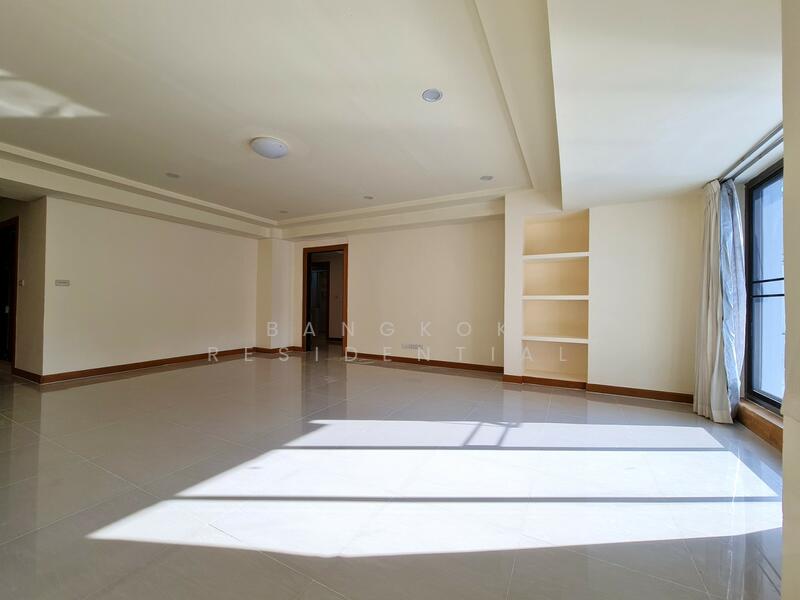 Royal Castle Sukhumvit, Bangkok, 30 Soi Sukhumvit 39, Khlongtoei Nua, Watthana, Bangkok, 3 Bedrooms, 320 sqm, Condo For Rent, by Bangkok Residential, 11365123 - DDproperty.com