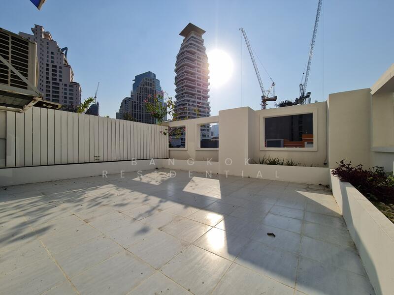 Royal Castle Sukhumvit, Bangkok, 30 Soi Sukhumvit 39, Khlongtoei Nua, Watthana, Bangkok, 3 Bedrooms, 320 sqm, Condo For Rent, by Bangkok Residential, 11365123 - DDproperty.com