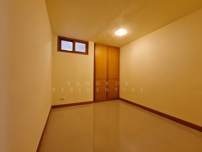 Royal Castle Sukhumvit, Bangkok, 30 Soi Sukhumvit 39, Khlongtoei Nua, Watthana, Bangkok, 3 Bedrooms, 320 sqm, Condo For Rent, by Bangkok Residential, 11365123 - DDproperty.com