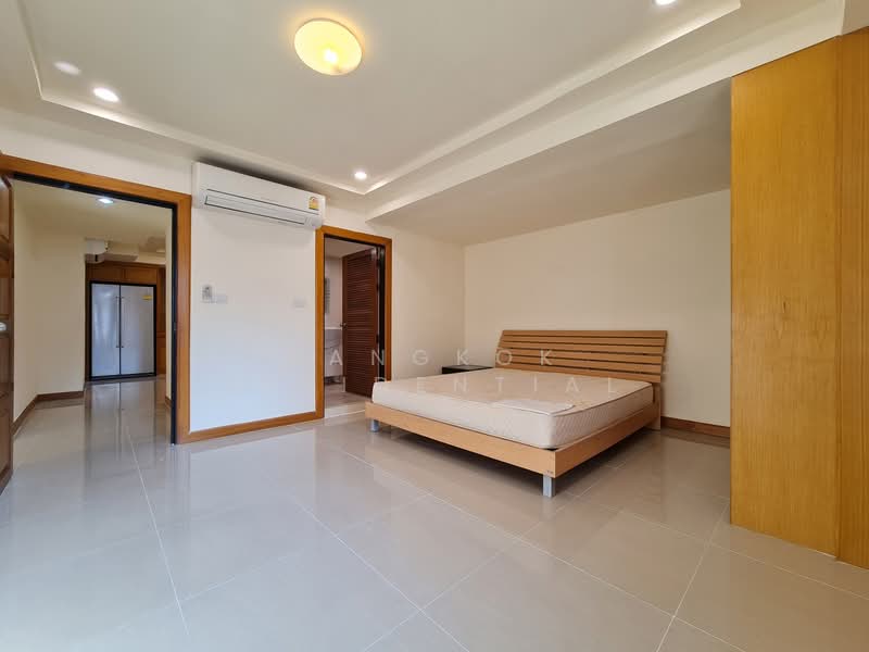 Royal Castle Sukhumvit, Bangkok, 30 Soi Sukhumvit 39, Khlongtoei Nua, Watthana, Bangkok, 3 Bedrooms, 320 sqm, Condo For Rent, by Bangkok Residential, 11365123 - DDproperty.com