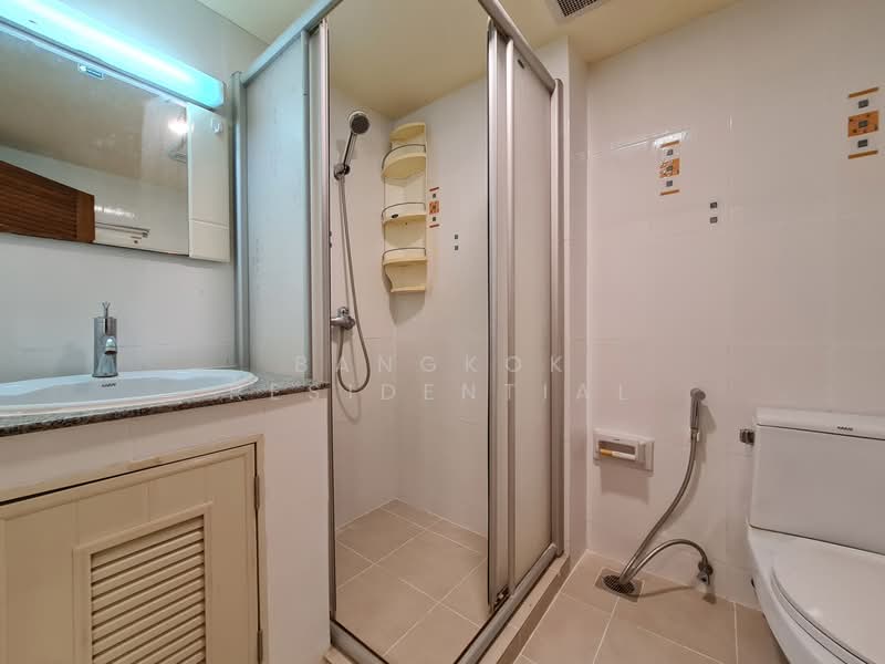 Royal Castle Sukhumvit, Bangkok, 30 Soi Sukhumvit 39, Khlongtoei Nua, Watthana, Bangkok, 3 Bedrooms, 320 sqm, Condo For Rent, by Bangkok Residential, 11365123 - DDproperty.com