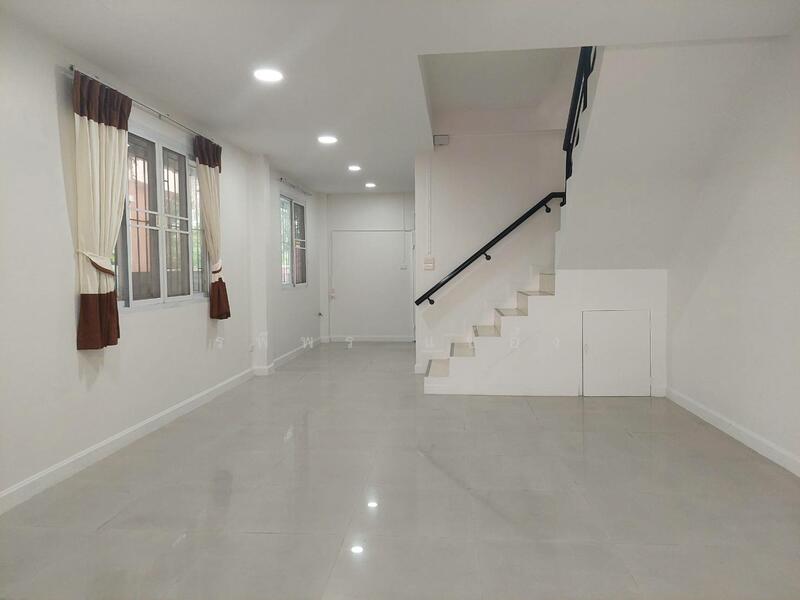 ขาย - Bann Imumporn Pinklao-Thawee Watthana : บ้านอิ่มอัมพร ปิ่นเกล้า-ทวีวัฒนา, กรุงเทพ