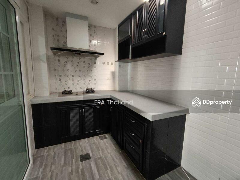 Golden Town Sukhumvit-Bearing Station, Samut Prakan, Soi Tesabansamrongtai 6, Sam Rong, Phra Pra Daeng, Samut Prakan, 4 Bedrooms, 117 sqm, Townhouse For Sale, by ERA Thailand, 11369966 - DDproperty.com