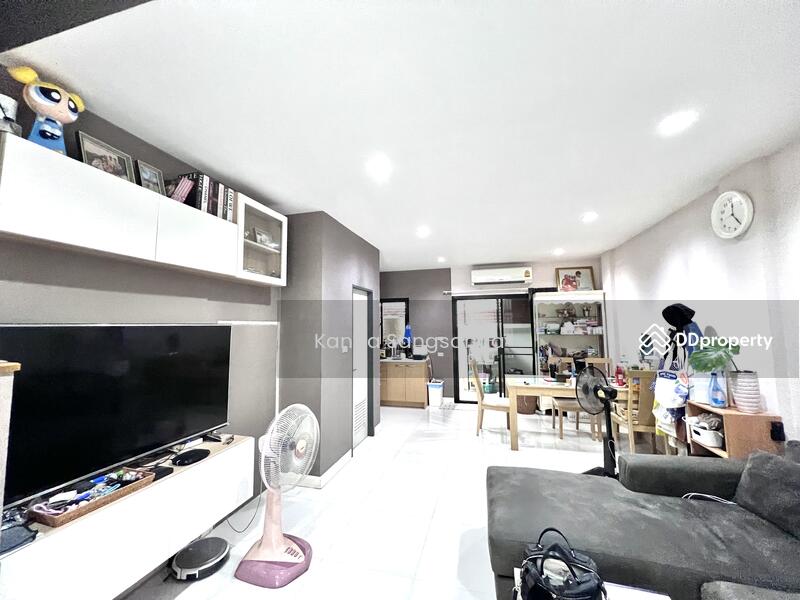 ขาย - ขายด่วน ทาวน์โฮม 3 ชั้น พื้นที่ 20 วา ขนาด 3 นอน 3 น้ำ จอดรถได้ 2 คัน ลาดพร้าว โชคชัย 4 ซอย 18, กรุงเทพ