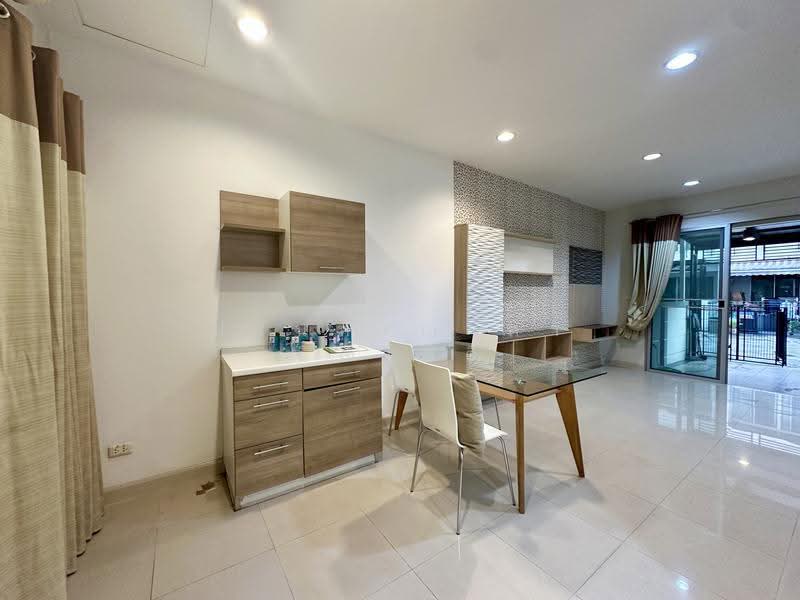 Baan Klang Muang Sathorn-Taksin 2 : บ้านกลางเมือง สาทร-ตากสิน 2, กรุงเทพ, ถนนกัลปพฤกษ์, บางค้อ, จอมทอง, กรุงเทพ, 188 ตร.ม., ทาวน์เฮ้าส์ ให้เช่า, โดย ปรินทร์ญาดา ชิณโชติ, 11370713 - DDproperty.com