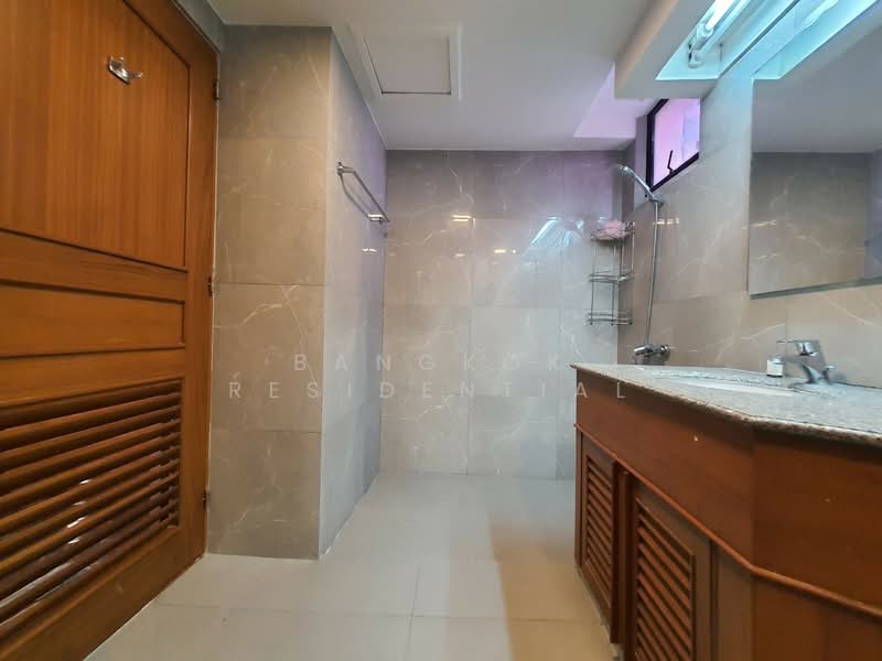 President Park Sukhumvit 24, Bangkok, 99 Sukhumvit 24 Alley, Khlongtoei Nua, Watthana, Bangkok, 3 Bedrooms, 260 sqm, Condo For Rent, by Bangkok Residential, 11371982 - DDproperty.com