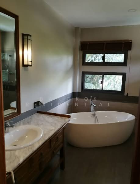 Detached House, Bangkok, Sukhumvit 39, Khlong Tan Nua, Watthana, Bangkok, 5 Bedrooms, 540 sqm, Single Detached House For Rent, by Bangkok Residential, 11374563 - DDproperty.com