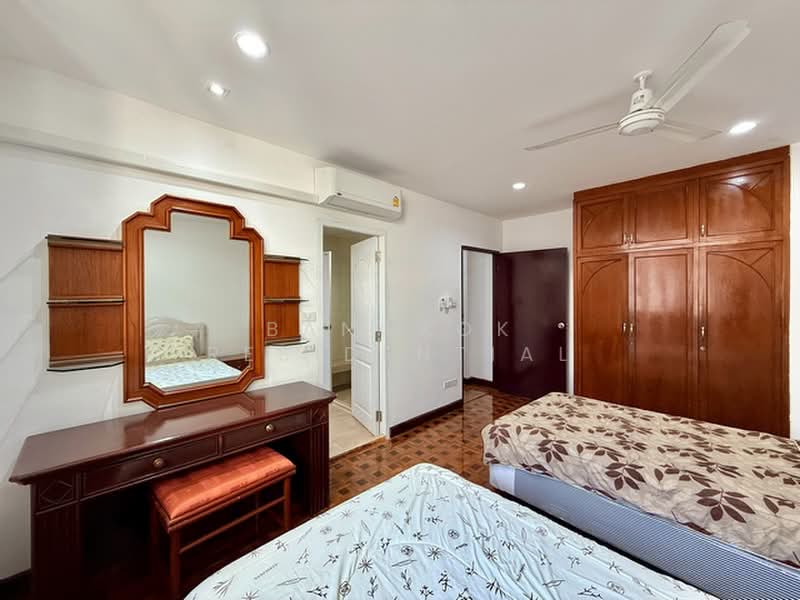 Rishi Court, Bangkok, 47 Soi Sukhumvit 15, Khlongtoei Nua, Watthana, Bangkok, 3 Bedrooms, 200 sqm, Condo For Rent, by Bangkok Residential, 11375159 - DDproperty.com