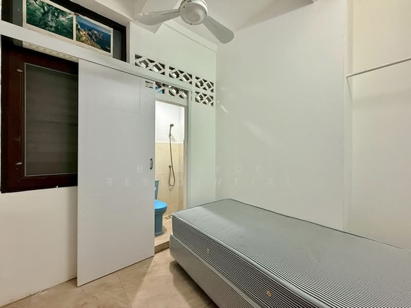 Rishi Court, Bangkok, 47 Soi Sukhumvit 15, Khlongtoei Nua, Watthana, Bangkok, 3 Bedrooms, 200 sqm, Condo For Rent, by Bangkok Residential, 11375159 - DDproperty.com