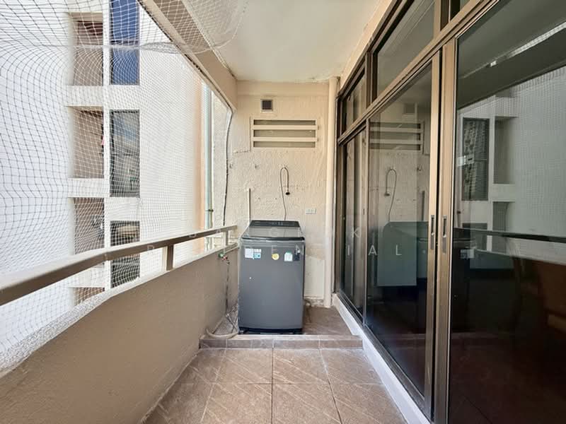 Rishi Court, Bangkok, 47 Soi Sukhumvit 15, Khlongtoei Nua, Watthana, Bangkok, 3 Bedrooms, 200 sqm, Condo For Rent, by Bangkok Residential, 11375159 - DDproperty.com