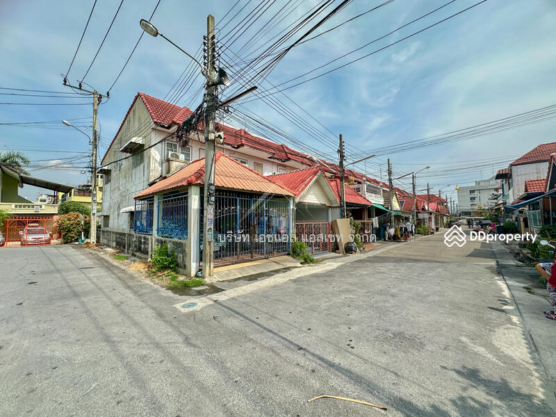 ขาย - ทาวน์เฮ้าส์ 2 ชั้น ซอย วัดละหาร บางบัวทอง หลังมุม, นนทบุรี
