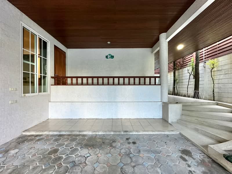 House in Compound, Bangkok, Sukhumvit 63, Khlong Tan Nua, Watthana, Bangkok, 4 Bedrooms, 285 sqm, Single Detached House For Rent, by Bangkok Residential, 11378460 - DDproperty.com