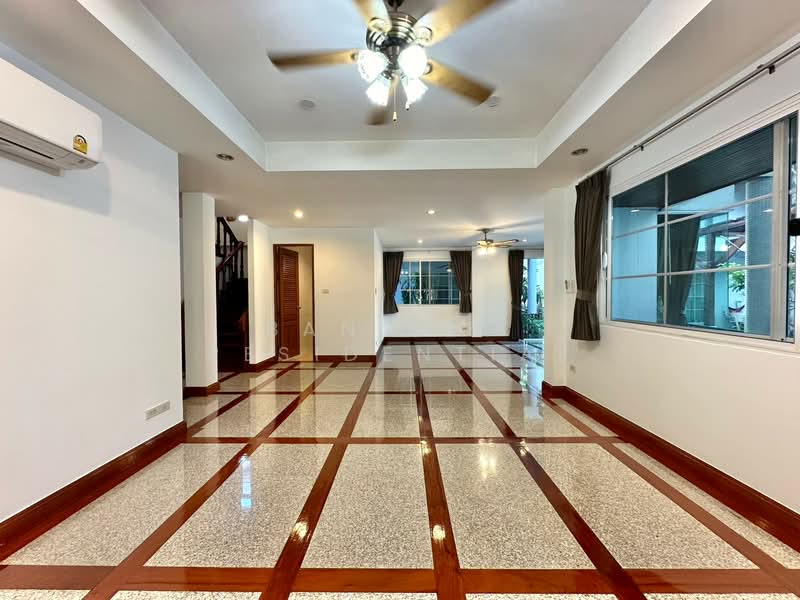 House in Compound, กรุงเทพ, Sukhumvit 63, คลองตันเหนือ, วัฒนา, กรุงเทพ, 285 ตร.ม., บ้านเดี่ยว ให้เช่า, โดย Bangkok Residential, 11378460 - DDproperty.com