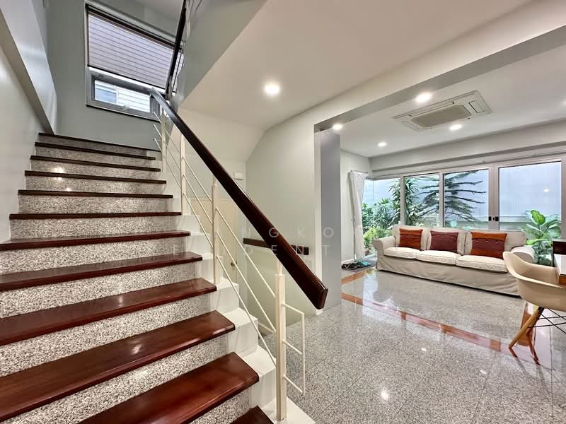 House in Compound, Bangkok, Sukhumvit 24, Khong Tan, Khlong Toei, Bangkok, 4 Bedrooms, 350 sqm, Single Detached House For Rent, by Bangkok Residential, 11378478 - DDproperty.com