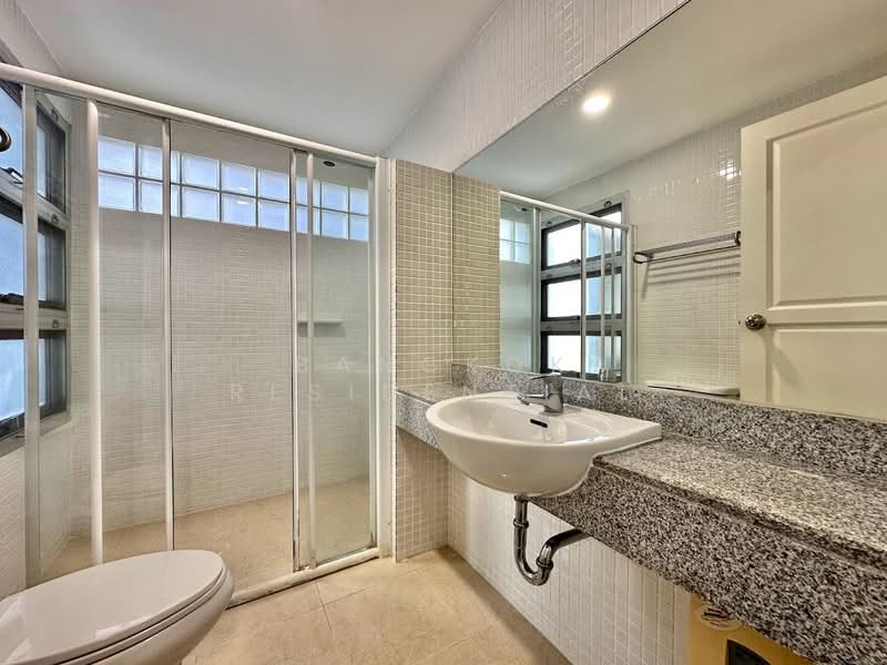 House in Compound, Bangkok, Sukhumvit 24, Khong Tan, Khlong Toei, Bangkok, 4 Bedrooms, 350 sqm, Single Detached House For Rent, by Bangkok Residential, 11378478 - DDproperty.com