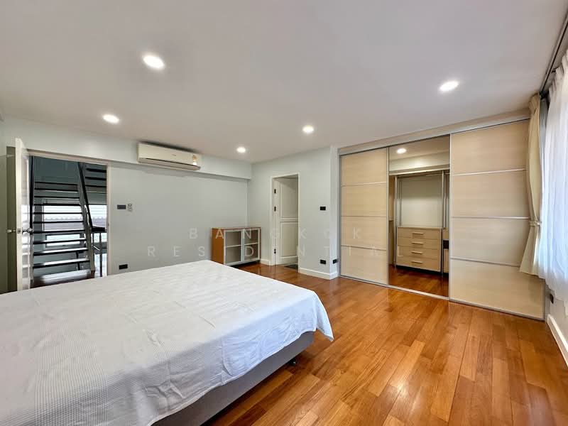 House in Compound, Bangkok, Sukhumvit 24, Khong Tan, Khlong Toei, Bangkok, 4 Bedrooms, 350 sqm, Single Detached House For Rent, by Bangkok Residential, 11378478 - DDproperty.com