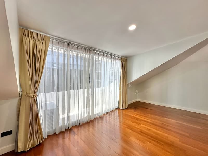 House in Compound, Bangkok, Sukhumvit 24, Khong Tan, Khlong Toei, Bangkok, 4 Bedrooms, 350 sqm, Single Detached House For Rent, by Bangkok Residential, 11378478 - DDproperty.com