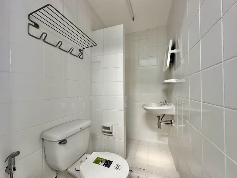 House in Compound, Bangkok, Sukhumvit 24, Khong Tan, Khlong Toei, Bangkok, 4 Bedrooms, 350 sqm, Single Detached House For Rent, by Bangkok Residential, 11378478 - DDproperty.com