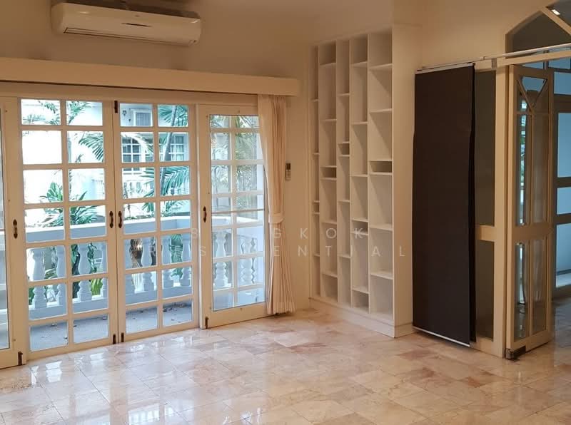 Prompak Gardens Condominium, Bangkok, Sukhumvit, Khlongtoei Nua, Watthana, Bangkok, 3 Bedrooms, 350 sqm, Condo For Rent, by Bangkok Residential, 11380600 - DDproperty.com