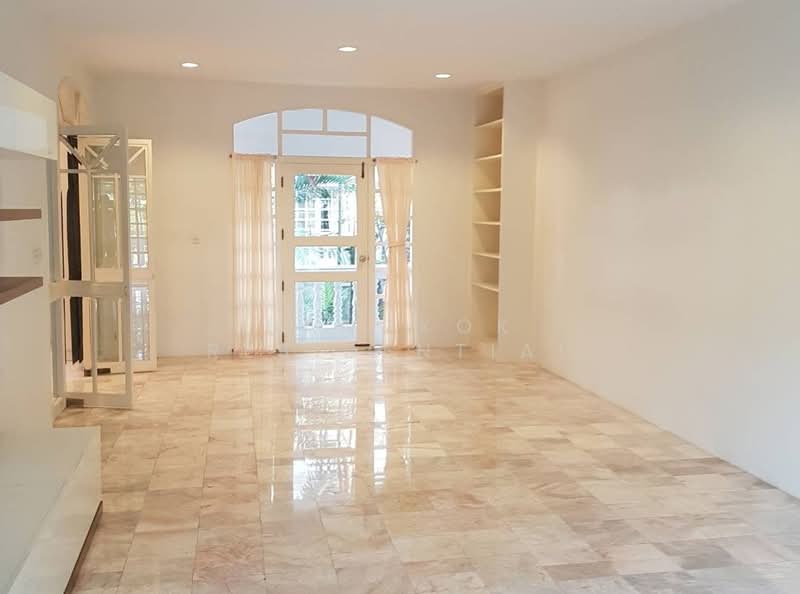 Prompak Gardens Condominium, Bangkok, Sukhumvit, Khlongtoei Nua, Watthana, Bangkok, 3 Bedrooms, 350 sqm, Condo For Rent, by Bangkok Residential, 11380600 - DDproperty.com