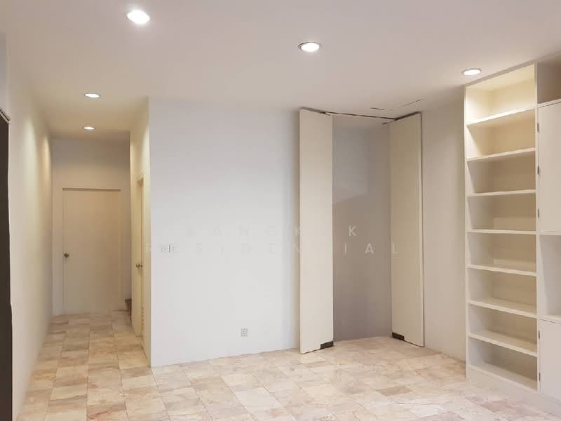 Prompak Gardens Condominium, Bangkok, Sukhumvit, Khlongtoei Nua, Watthana, Bangkok, 3 Bedrooms, 350 sqm, Condo For Rent, by Bangkok Residential, 11380600 - DDproperty.com