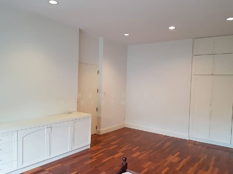 Prompak Gardens Condominium, Bangkok, Sukhumvit, Khlongtoei Nua, Watthana, Bangkok, 3 Bedrooms, 350 sqm, Condo For Rent, by Bangkok Residential, 11380600 - DDproperty.com