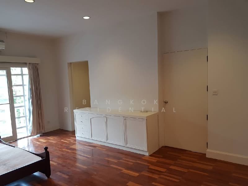 Prompak Gardens Condominium, Bangkok, Sukhumvit, Khlongtoei Nua, Watthana, Bangkok, 3 Bedrooms, 350 sqm, Condo For Rent, by Bangkok Residential, 11380600 - DDproperty.com