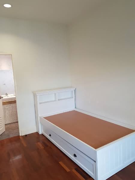 Prompak Gardens Condominium, Bangkok, Sukhumvit, Khlongtoei Nua, Watthana, Bangkok, 3 Bedrooms, 350 sqm, Condo For Rent, by Bangkok Residential, 11380600 - DDproperty.com