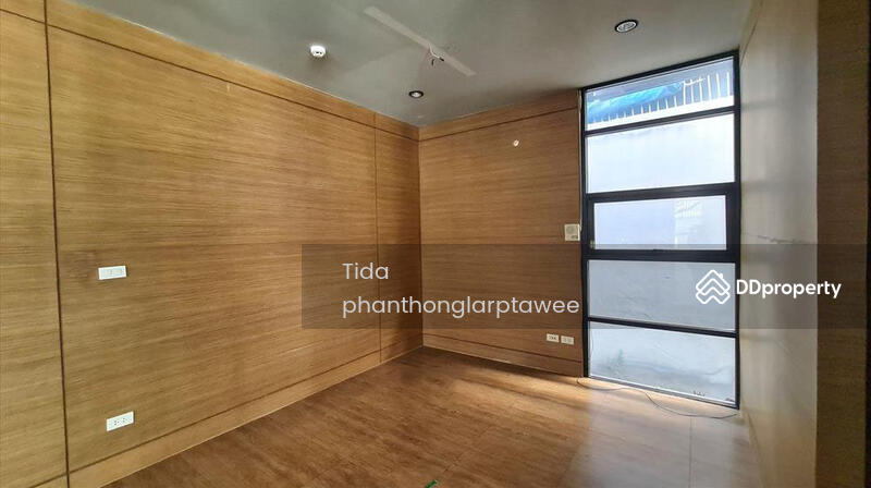 ให้เช่า - โกดังพร้อมออฟฟิศ ลาดพร้าว, กรุงเทพ