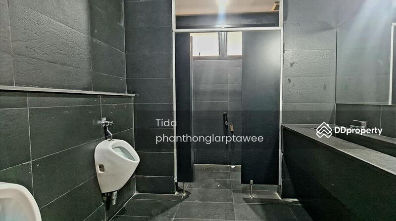 ให้เช่า - โกดังพร้อมออฟฟิศ ลาดพร้าว, กรุงเทพ