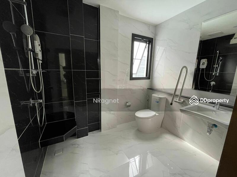 The Palazzo Pinklao, Bangkok, 55 Borommaratchachonnani Frontage Rd, Sala Thammasop, Thawi Watthana, Bangkok, 4 Bedrooms, 403 sqm, Single Detached House For Sale, by NRagent, 11381600 - DDproperty.com