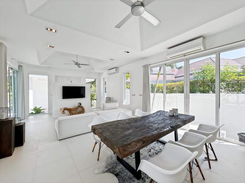 Woodlands Residences, Prachuap Khiri Khan, Thap Tai, Hua Hin, Prachuap Khiri Khan, 4 Bedrooms, 200 sqm, Villa For Sale, by Jon Martin, 11383848 - DDproperty.com