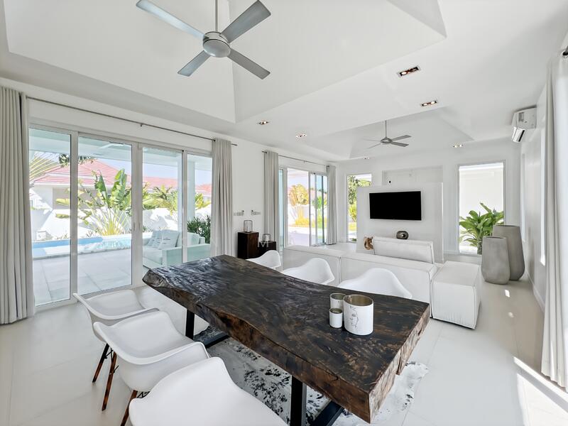 Woodlands Residences, Prachuap Khiri Khan, Thap Tai, Hua Hin, Prachuap Khiri Khan, 4 Bedrooms, 200 sqm, Villa For Sale, by Jon Martin, 11383848 - DDproperty.com