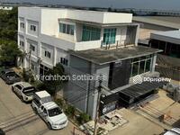 ขาย - Home office 3ชั้น ขายด่วน เนื้อที่ 105 ตรว. มีห้อง สนง. 9ห้อง, แอร์ 12ตัว, ห้องน้ำ 8ห้อง, ชลบุรี