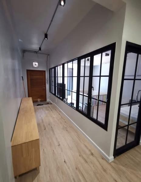 Townhouse Huaykhwang, Bangkok, Samsen Nok, Huai Khwang, Bangkok, 2 Bedrooms, 120 sqm, Townhouse For Rent, by ERA1REALTY, 11386403 - DDproperty.com