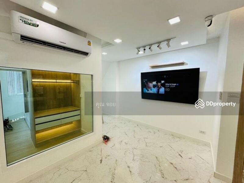 บ้านเดี่ยว ใจกลางถนนสาทร, กรุงเทพ, 1 -, ทุ่งวัดดอน, สาทร, กรุงเทพ, 150 ตร.ม., บ้านเดี่ยว ขาย, โดย ดลดากร ลลิตวรฉัตร, 11386789 - DDproperty.com