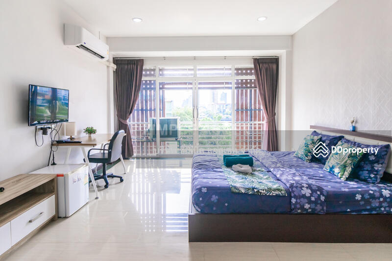 Family Room 3 Bedrooms / Master Bedroom1