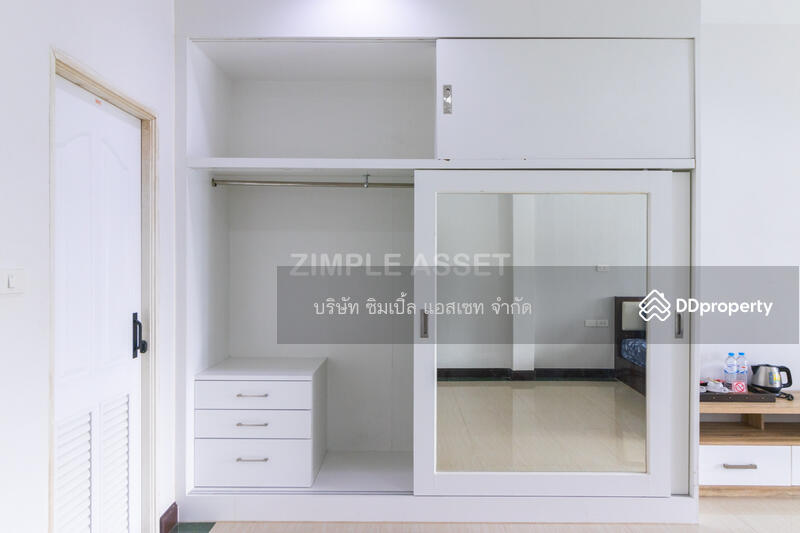 Family Room 3 Bedrooms / Master Bedroom1