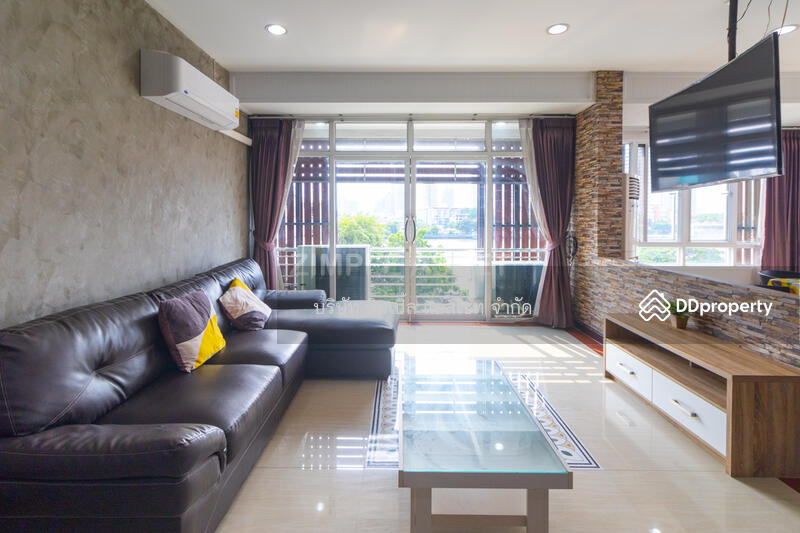 Family Room 3 Bedrooms / Living Room