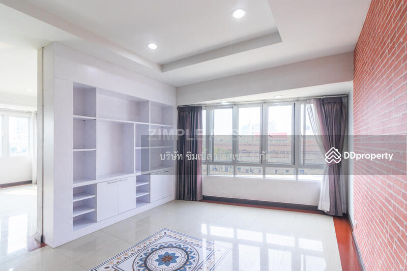 Family Room 3 Bedrooms / Living Room