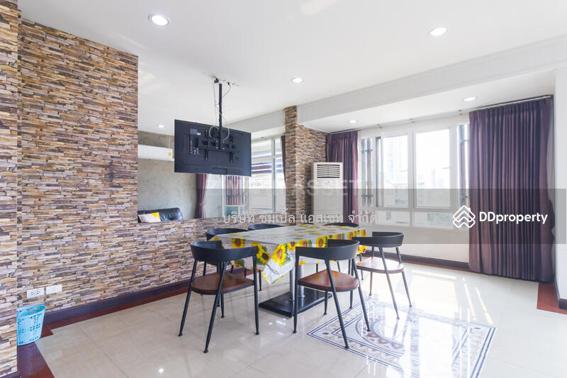 Family Room 3 Bedrooms / Living Room