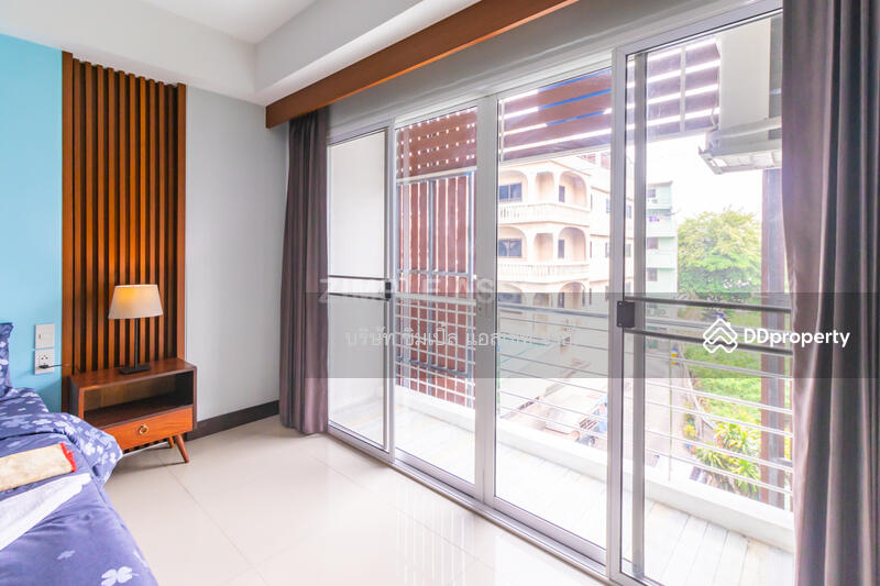 Studio Room Queen Bed River View