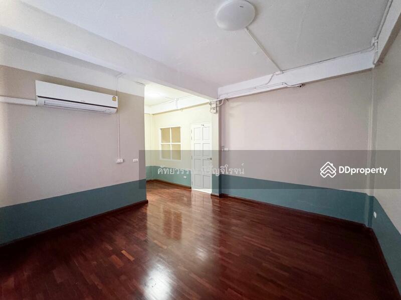 For rent / sale, Townhouse 4fl, Pattanakarn 44, size 31.5sq.w. Space 300sq.m.,Rent 35k, Sale7mb., Bangkok, Suan Luang, Bangkok, 5 Bedrooms, 300 sqm, Townhouse For Sale, by คัทยวรรณ หิรัญจิโรจน์, 11392299 - DDproperty.com