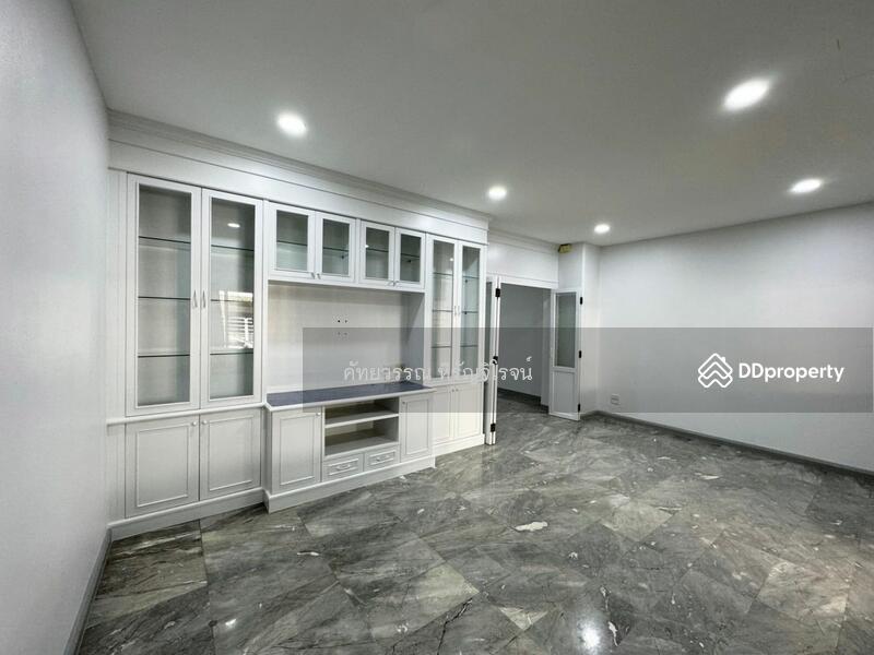 For rent / sale, Townhouse 4fl, Pattanakarn 44, size 31.5sq.w. Space 300sq.m.,Rent 35k, Sale6.98mb, Bangkok, Suan Luang, Bangkok, 5 Bedrooms, 300 sqm, Townhouse For Sale, by คัทยวรรณ หิรัญจิโรจน์, 11392299 - DDproperty.com