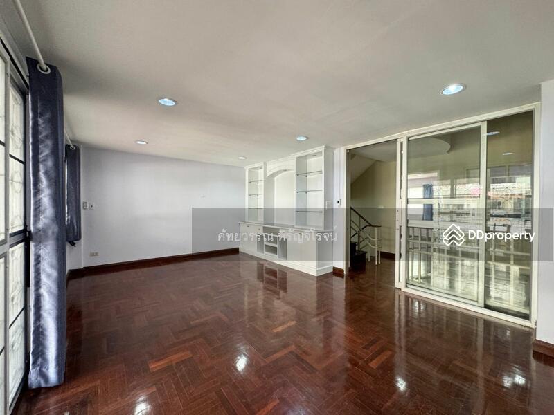 For rent / sale, Townhouse 4fl, Pattanakarn 44, size 31.5sq.w. Space 300sq.m.,Rent 35k, Sale7mb., Bangkok, Suan Luang, Bangkok, 5 Bedrooms, 300 sqm, Townhouse For Sale, by คัทยวรรณ หิรัญจิโรจน์, 11392299 - DDproperty.com