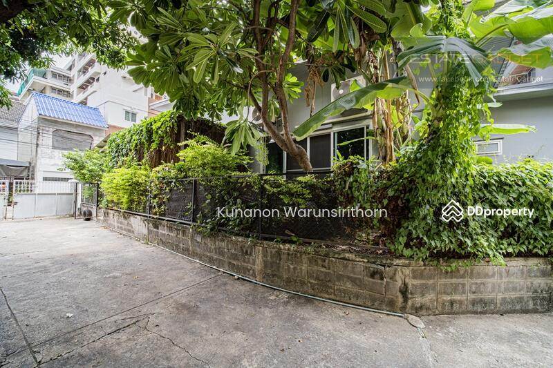 For Sale Detached House 100sq-wah @ Sukhumvit soi 12 walk to BTS/MRT Asoke (081-434-9959), Bangkok, สุขุมวิท, Khlong Toei, Bangkok, 3 Bedrooms, 300 sqm, Single Detached House For Sale, by Kunanon Warunsirithorn, 11392882 - DDproperty.com