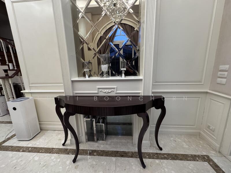 ให้เช่า - บ้านเดี่ยว ใกล้ BTS เพลินจิต สระว่ายน้ำส่วนตัว, กรุงเทพ